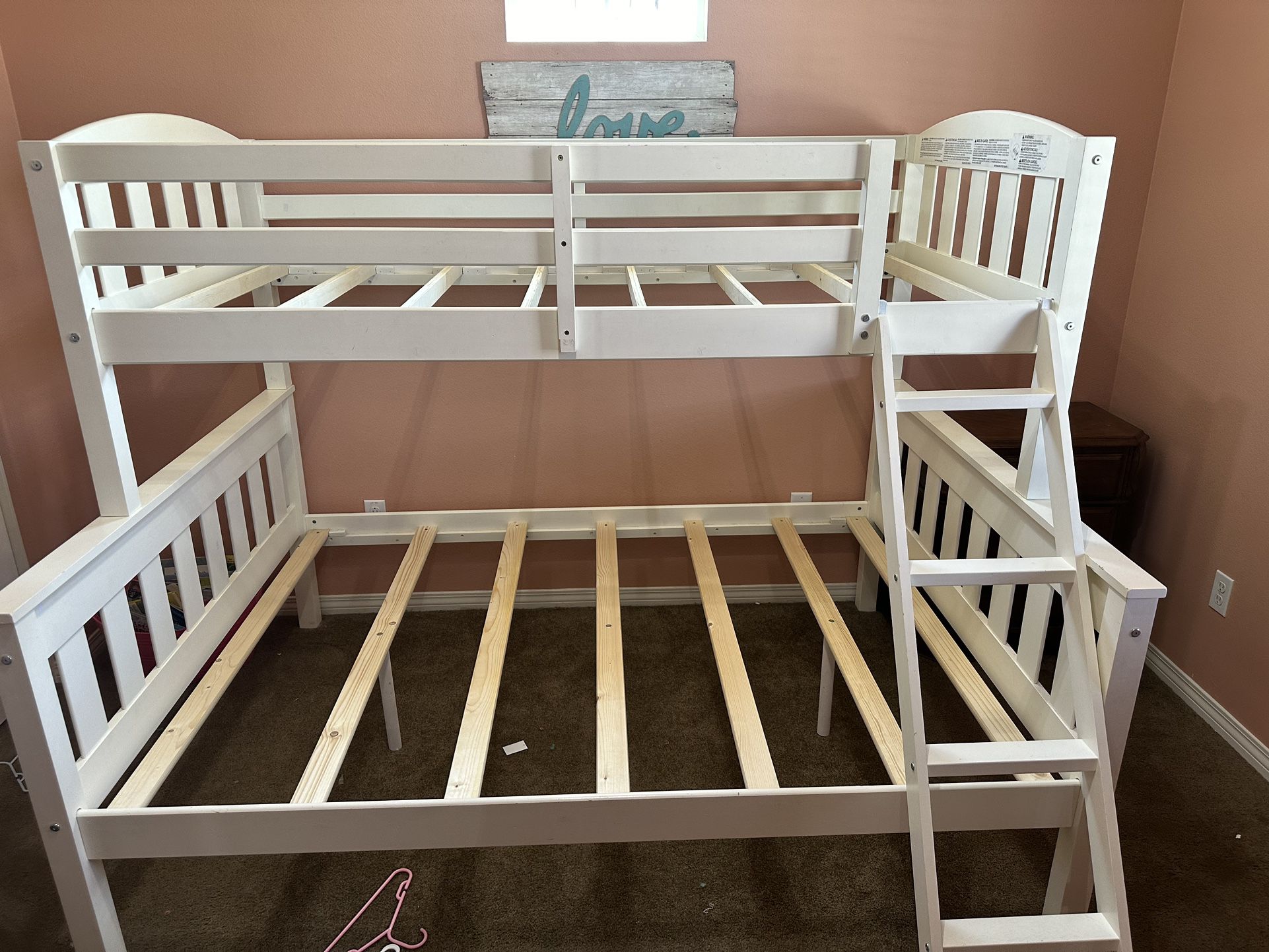 Full/twin Bunk bed 