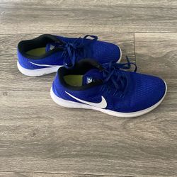 Nike Tennis Shoes 
