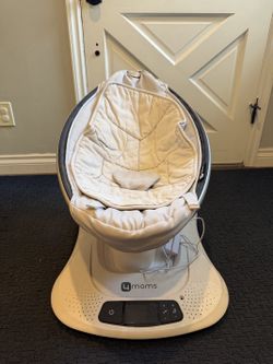 4moms mamaRoo Multi-Motion Baby Swing