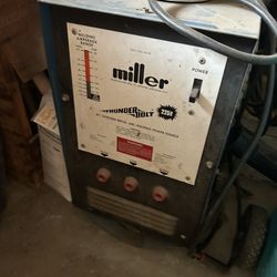 Miller Thunderbolt 225 AC Welder