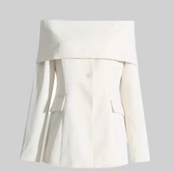 (NWT) Sierra Darien Off The  Shoulder Blazer  White