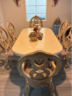 Dining room set table with chairs