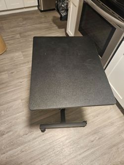Portable desk