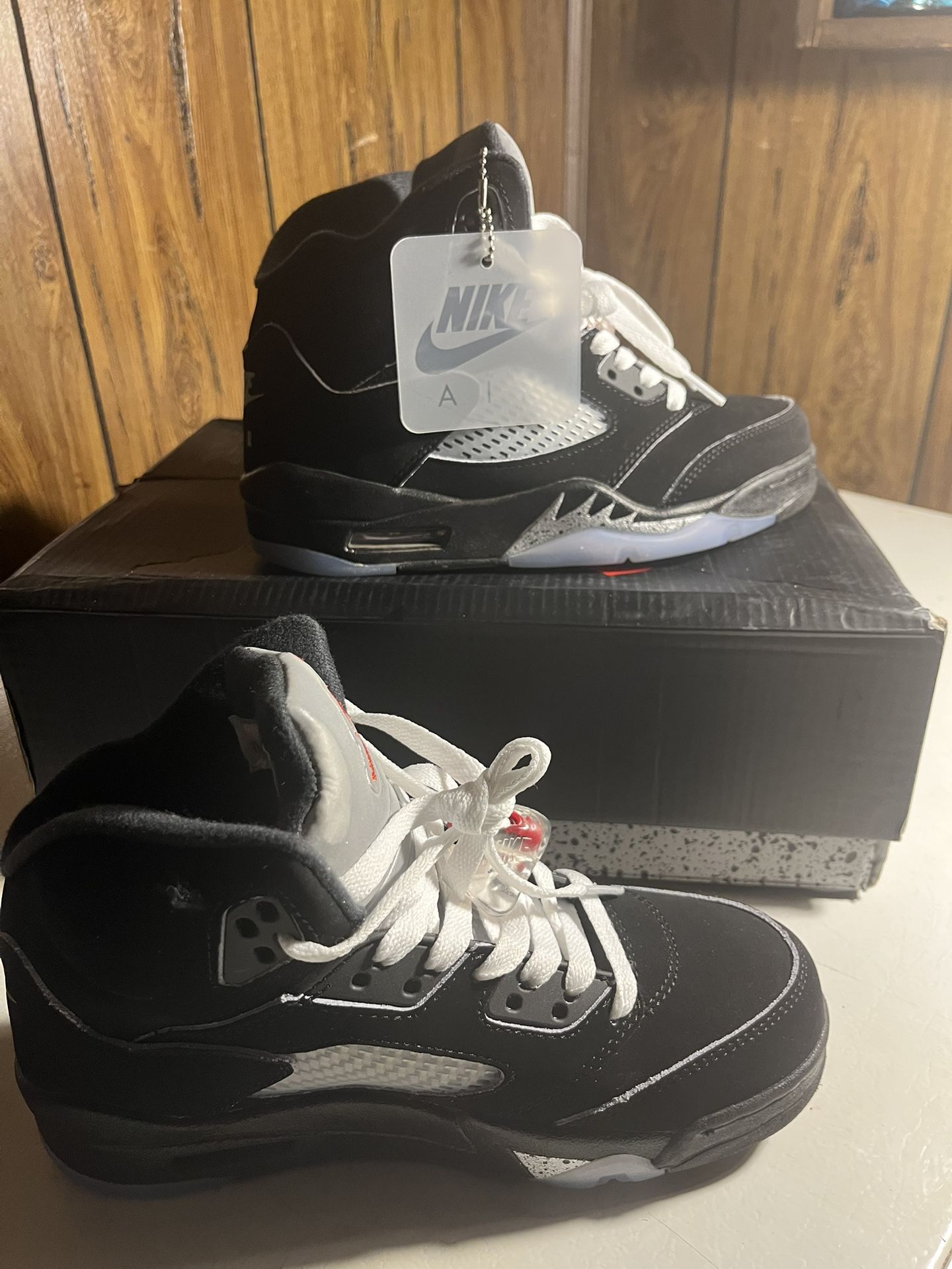 Jordan 5 Metallics