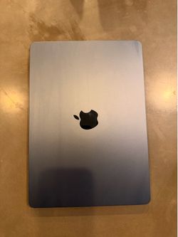 MacBook Air  13’ 2024 M3 chip 24GB 256GB SSD
