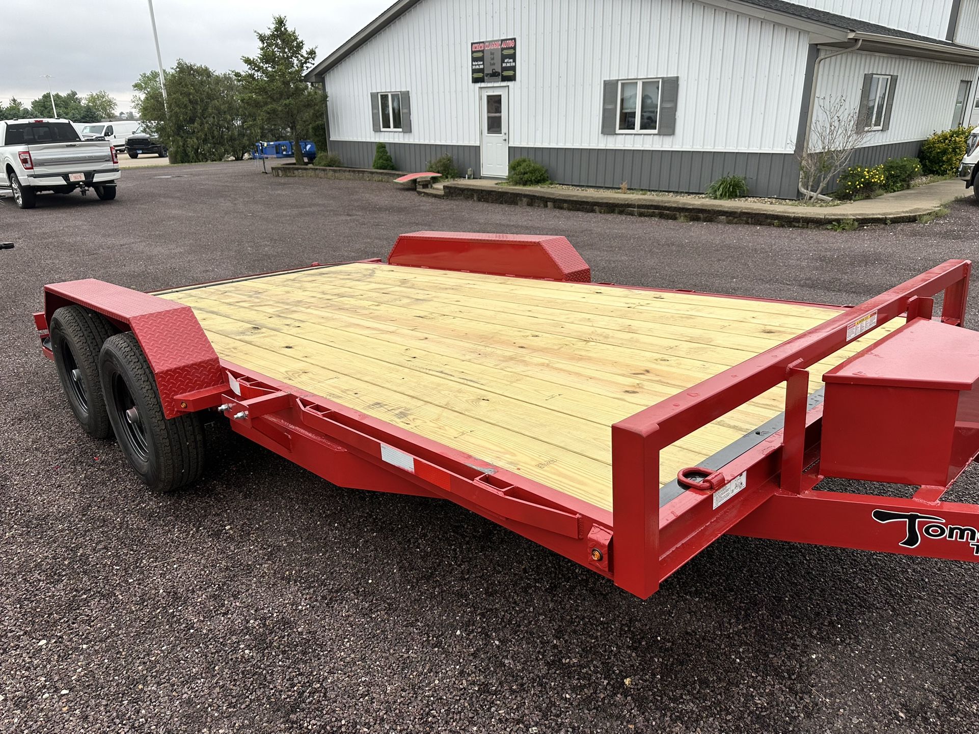 2025 Tomahawk Trailer 82”W X 16’L