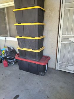 Storage Containers 27 gallon 45 gallon 6 total 50 dollars for all of them