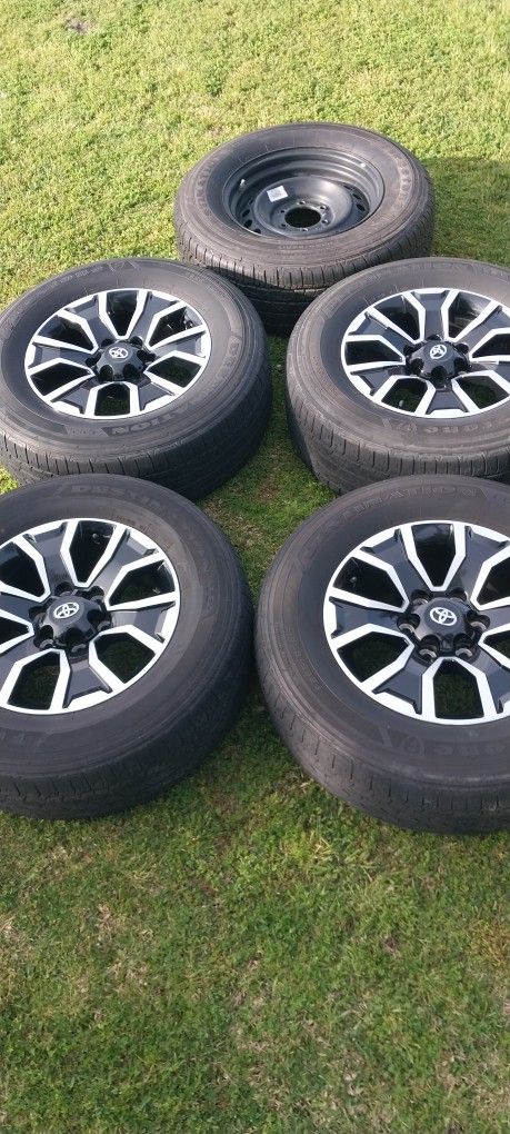 2021 Toyota Tacoma Prerunner Sport 17 Inch OEM Wheels And Tires. Tires Need To Be Replaced. $400