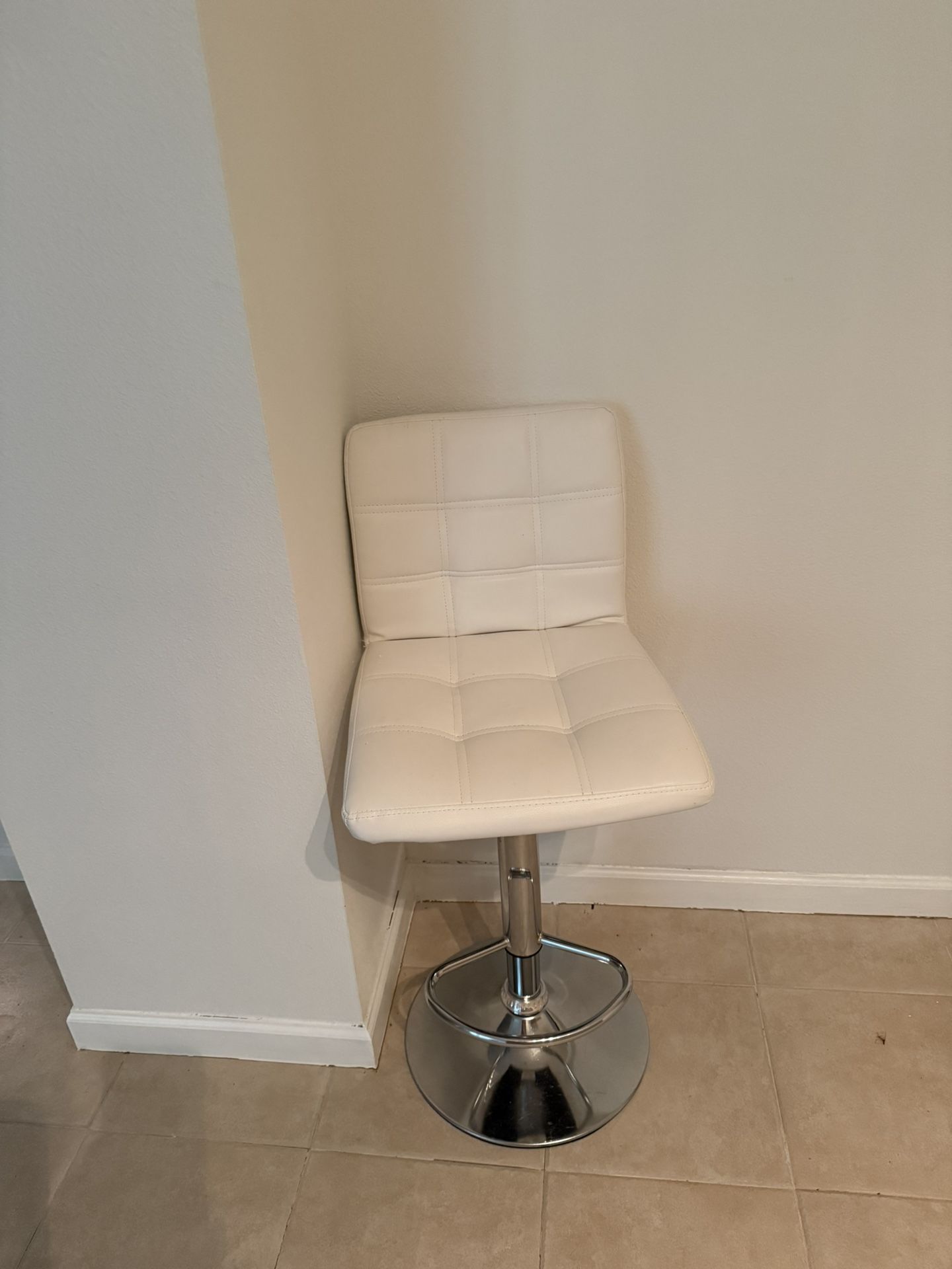 Single Bar Stool 