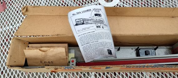 Lionel Postwar O Gauge Log Loader