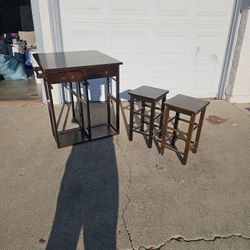 Table Folds With 2 Stools sizes 