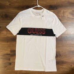 Brand new Men’s Guess brand white t-shirt up for sale 