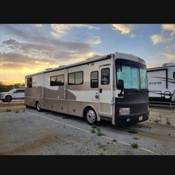 2001 Frieghtliner Fleetwood Diesel Motorhome 