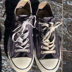 Converse Low Top Women’s Gray Shoes