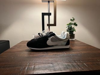 Nike Pre-Montreal  Size 10.5