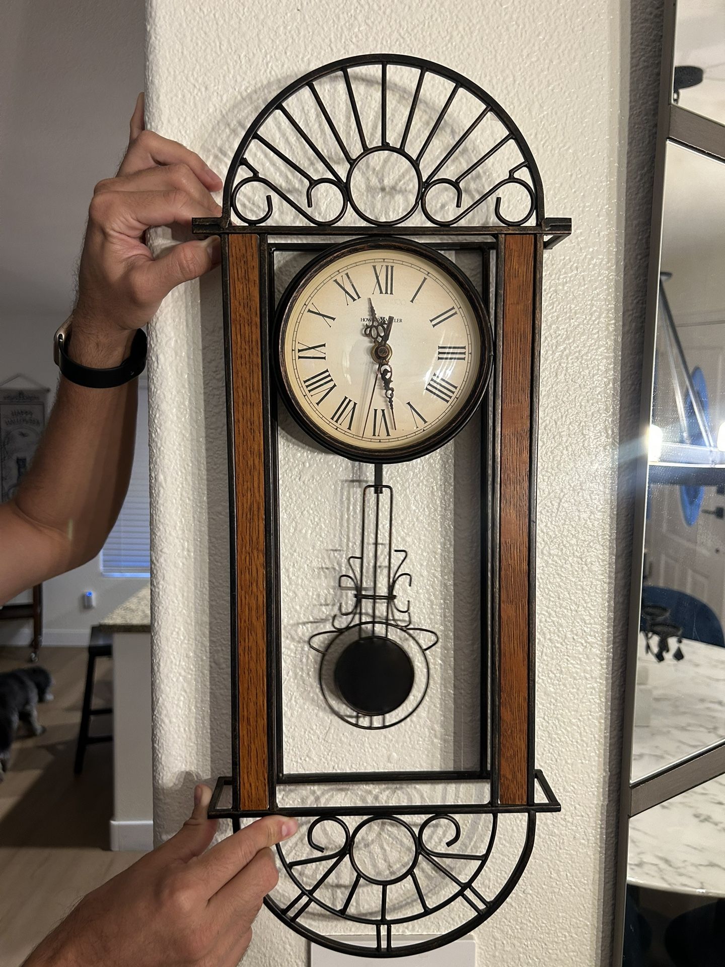 Howard Miller Working Clock