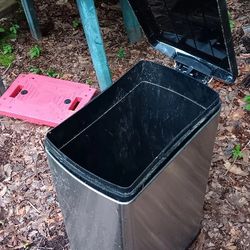Stainless steel trash can