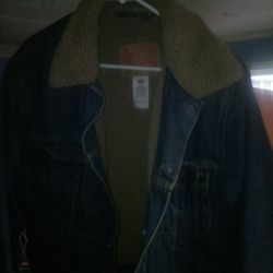 Levi's Jean Jacket. Very Nice Jacket. Wool Neck And Inside. Heavy Duty For Winter