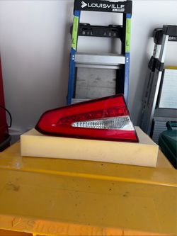 Kia Forte Inner Tail Light Trunk Light Right Passenger Side OEM
