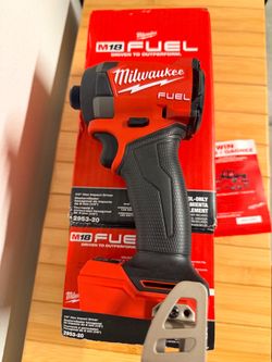m18 1/4” milwaukee impact driver
