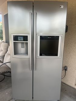 LG Refrigerator Side By Side Built I Radio And Tv 
