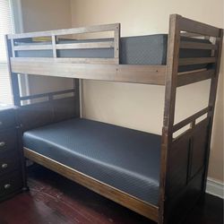 Bunk Bed W No Ladder 