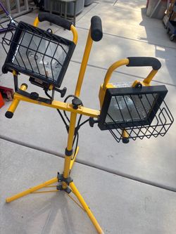 Dual Head Halogen Work Light on Stand