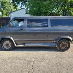 1999 Dodge Ram Van