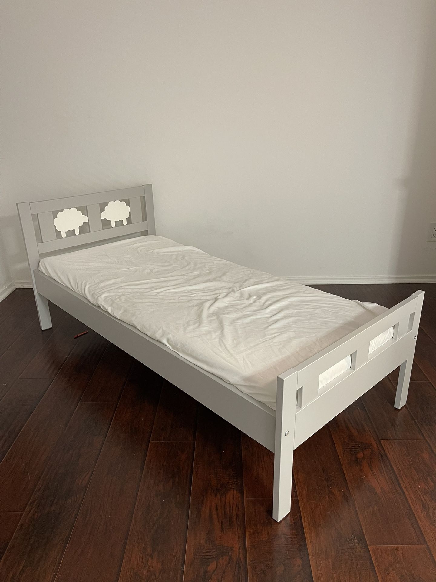 IKEA Kids Child Complete With Mattress And Cover TWIN