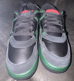 Brand NEW AIR JORDAN 4 RM "BLACK GORGE GREEN"  US 8.5