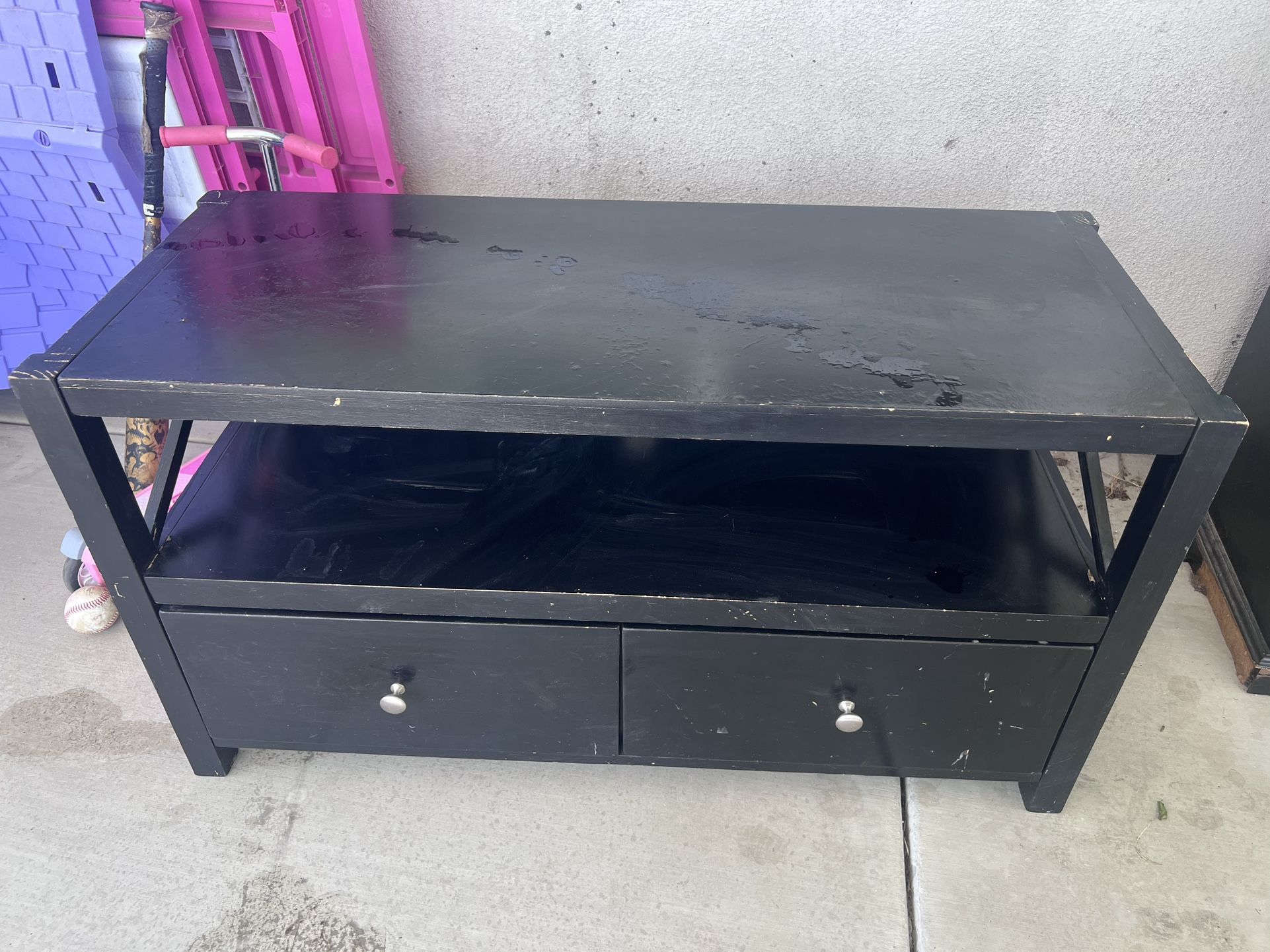 FREE TV STAND