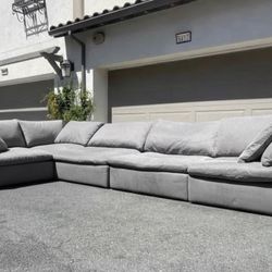 5pcs Cloud Couch Sectional Couch Sofa From Bobs Furniture In Excellent Condition - FREE DELIVERY 🚛