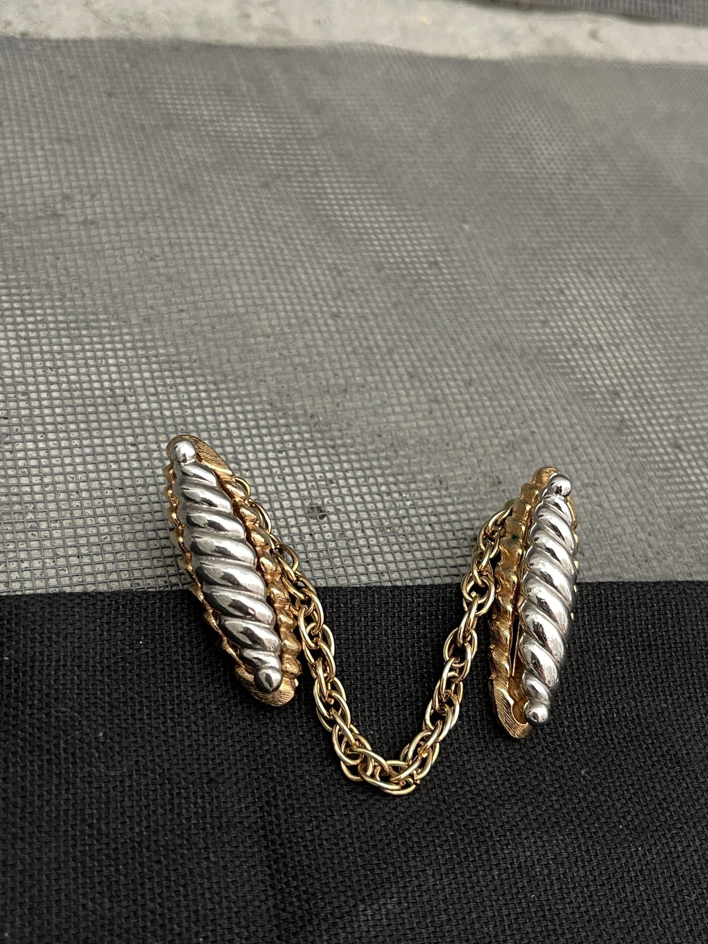 Gold Silver-tone Art Deco Clasp Pat (contact info removed) Chain Sweater Jacket Cardigan Clip