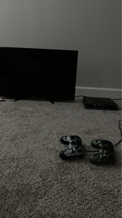  PS4 with two controllers , headset 