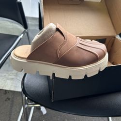 Sorel Woman’s Slides Size 6