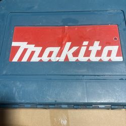 Makita Drill and Impact Driver 14.4 Volt NI-MH … 3 Batteries … Charger 