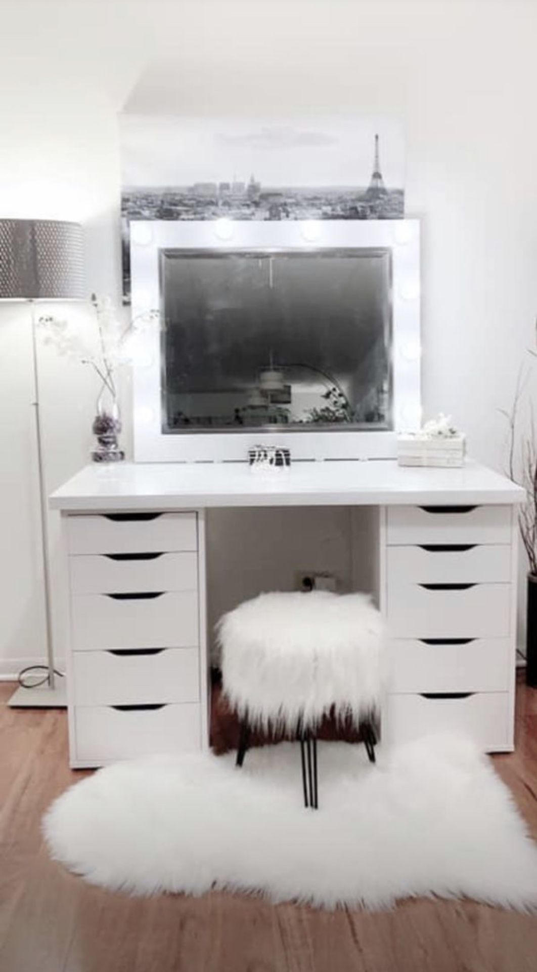 NEW Gorgeous vanity makeup table 10 drawers with large hollywood mirror all new