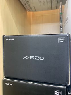 Fujifilm X-S20