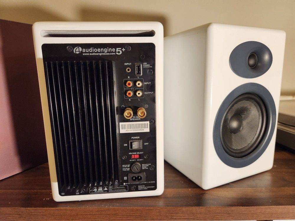 Audioengine A5+ Powered Speakers / Active Monitors