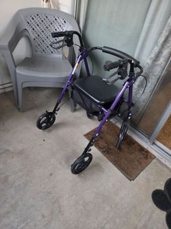 Walker with seat