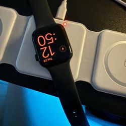 Apple Watch SE (2nd Gen) 44mm 