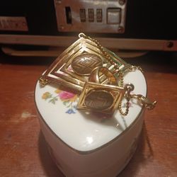 House Of Harlow 1960 Gold-toned Braclet And Ring Set For Sale.