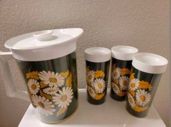 Vintage west bend thermo serv pitcher 3 Tumblers