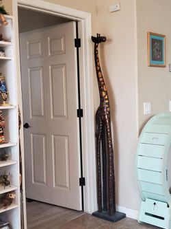 6ft tall Wooden Sculpture Giraffe