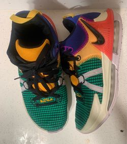 LeBron Witness 7