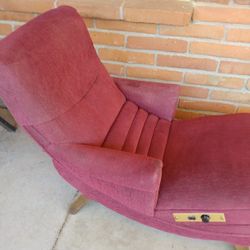 Vintage Mid Century Contour Electric Lounge Chair.