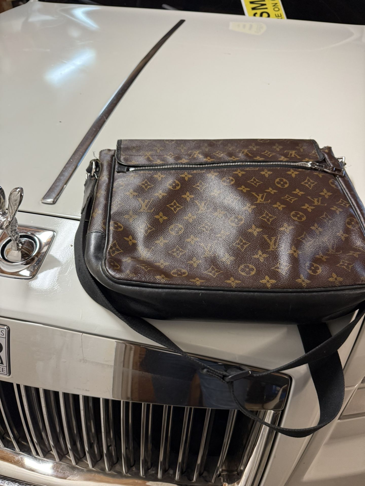 Genuine Louis Vuitton Messenger Bag