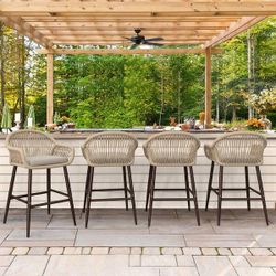 Brand New Assembled. Beige 26.8 in 4-Piece Aluminum Legs Outdoor Chaise Lounge  Chairs 