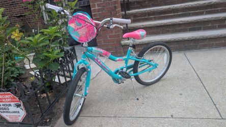 Girls bicycle, mint condition!