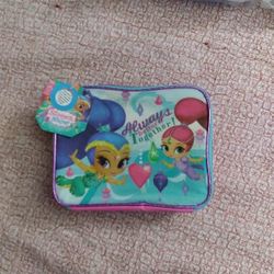 SHIMMER AND SHINE, LOL SURPRISE OR THE DESCENDANTS LUNCH BAGS NEW WITH TAGS 👉$10 EACH ONE👈 ✔️PRICE IS FIRM!!!✔️